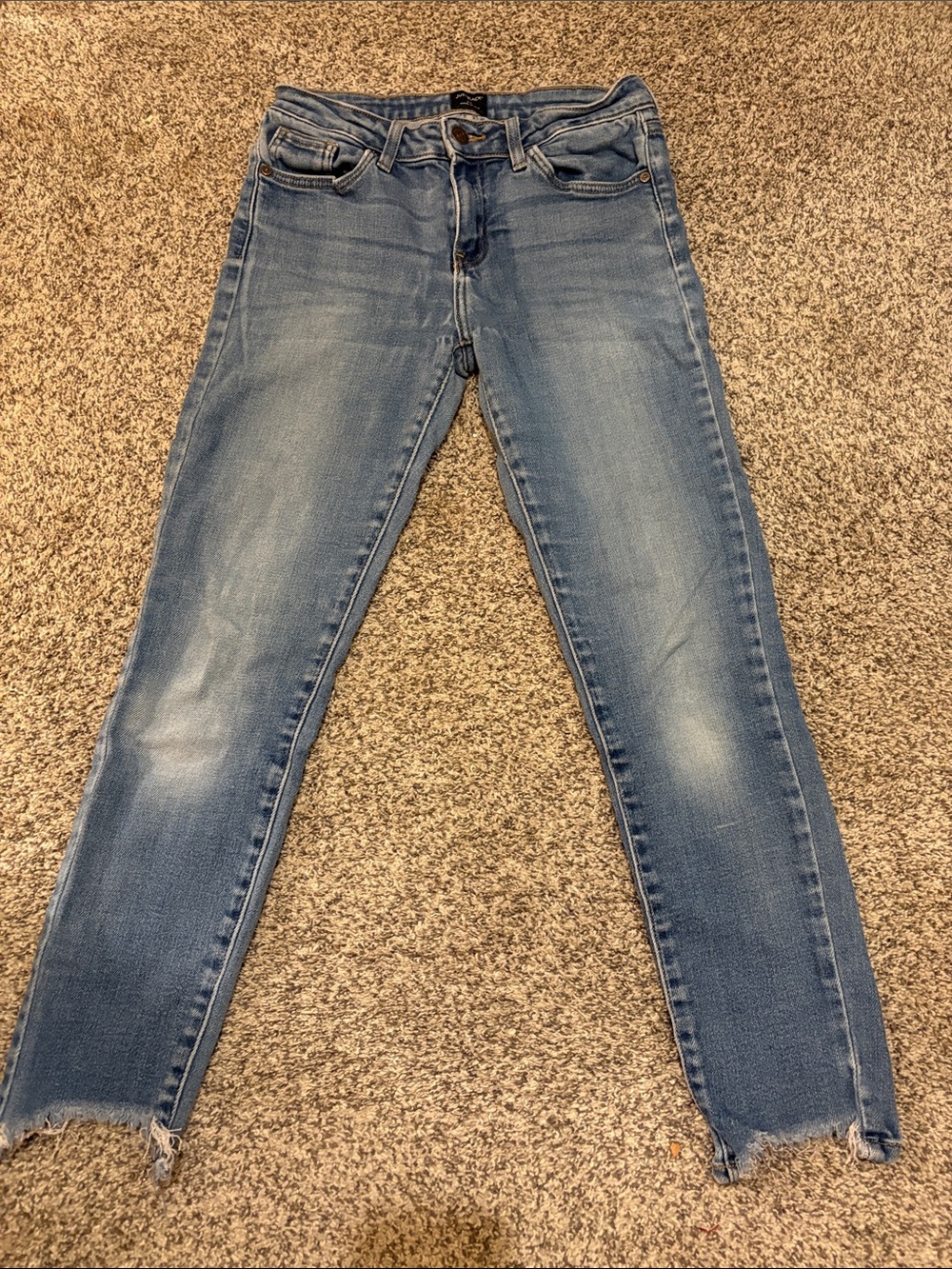Just Black Women's Light Blue Ankle Cropped Slim Jeans